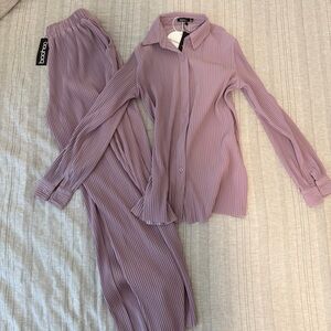 NWT Boohoo plisse set in mauve